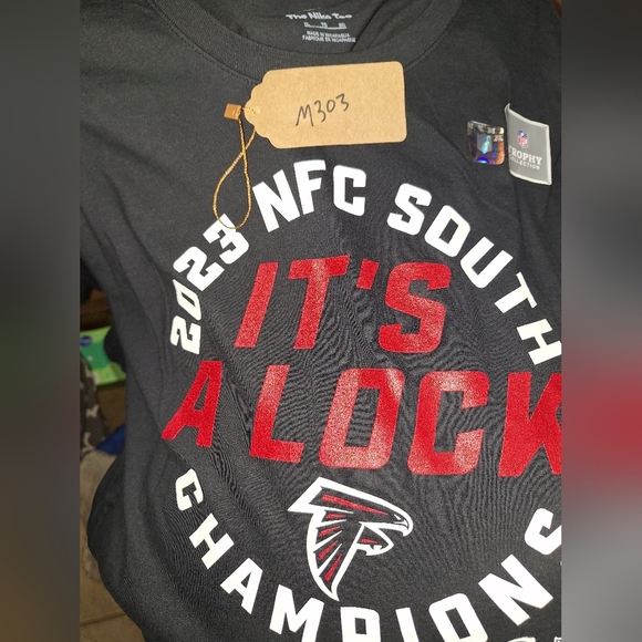 Nike Tee Misprint 2023 NFC South Champions Atlanta Falcons Short Sleeve Tee. XL - Picture 6 of 8